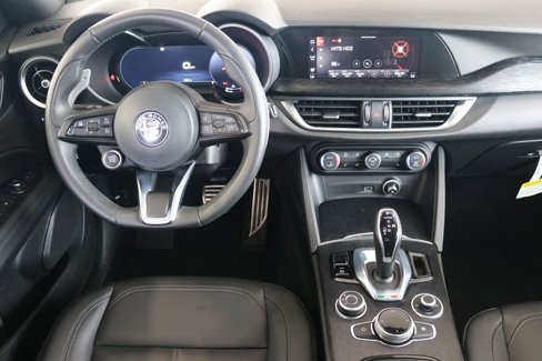 Used 2024 Alfa Romeo Stelvio Sprint image 16