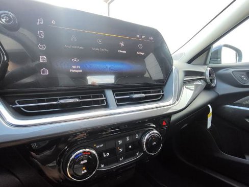 New 2025 Chevrolet Trax ACTIV w/ Sunroof Package image 17