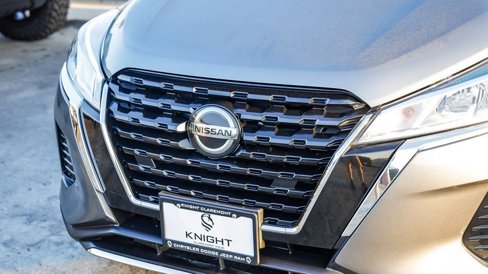 Used 2021 Nissan Kicks S image 6