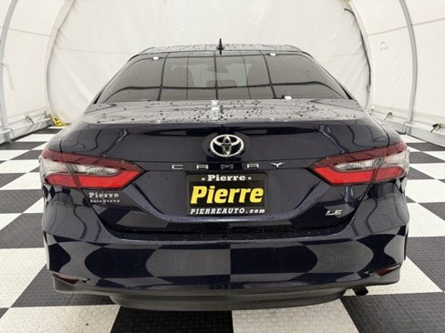 Used 2021 Toyota Camry LE image 3
