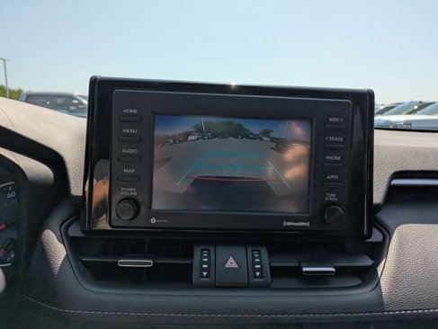 Used 2021 Toyota RAV4 XLE Premium image 17