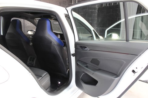Used 2022 Volkswagen Golf R image 39