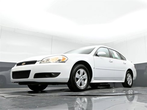 Used 2010 Chevrolet Impala LT w/ Luxury Edition Package image 27