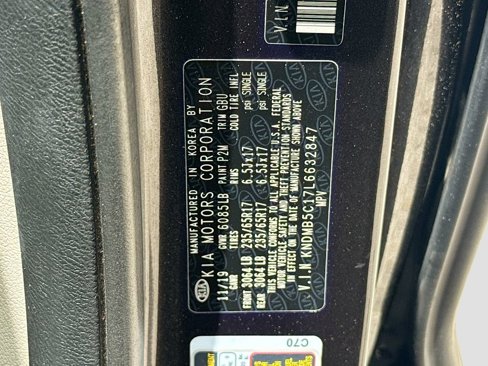 Used 2020 Kia Sedona LX image 32