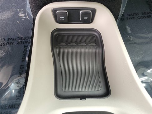 Used 2018 Chrysler Pacifica Touring-L w/ Advanced Safetytec Group image 14