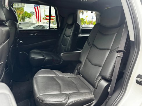 Used 2016 Cadillac Escalade Premium image 26