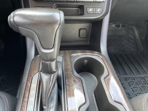 Used 2017 GMC Canyon SLT image 28