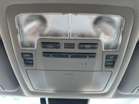 Used 2018 Toyota Highlander XLE image 14