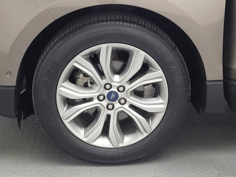 Used 2019 Ford Edge Titanium w/ Equipment Group 301A image 31