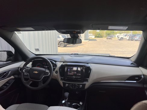Used 2023 Chevrolet Traverse LS image 37