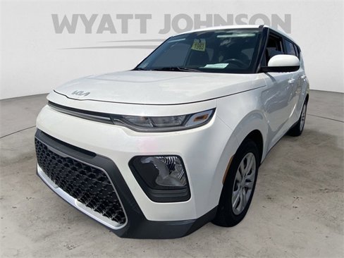 Used 2022 Kia Soul LX image 1
