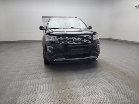 Used 2017 Ford Explorer XLT w/ Equipment Group 202A image 14
