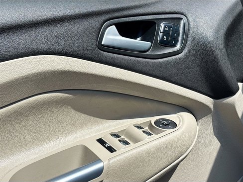 Used 2015 Ford Escape Titanium image 19