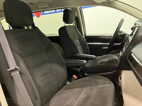Used 2018 Dodge Grand Caravan SE image 43