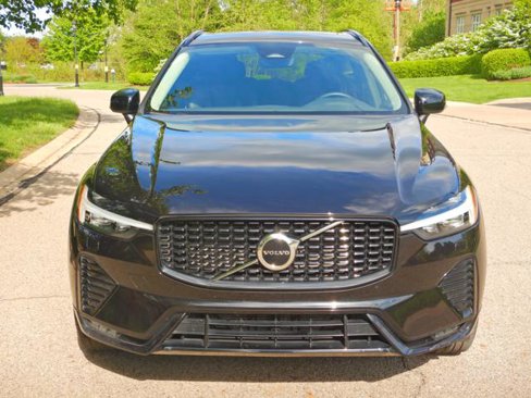 Used 2024 Volvo XC60 B5 Core w/ Protection Package Premier image 7