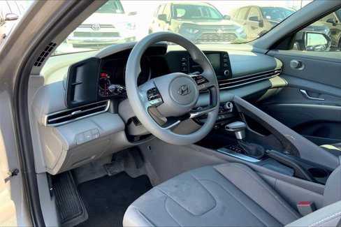Used 2023 Hyundai Elantra SEL image 16