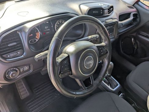 Used 2018 Jeep Renegade Altitude w/ Advanced Technology Group image 14