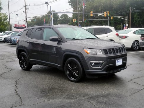 Used 2020 Jeep Compass Latitude image 2