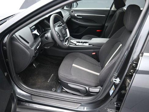Used 2022 Hyundai Sonata SE w/ Cargo Package image 16