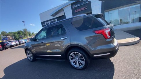 Used 2018 Ford Explorer Limited w/ Ford Safe & Smart Package image 6