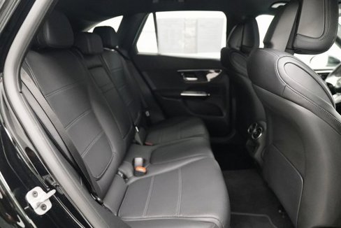 Used 2024 Mercedes-Benz GLC 300 4MATIC image 33