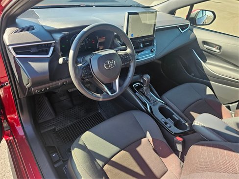 Used 2025 Toyota Corolla SE image 2