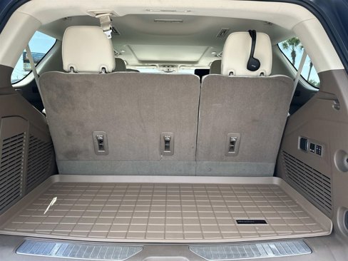 Used 2021 GMC Yukon Denali w/ Denali Premium Package image 10
