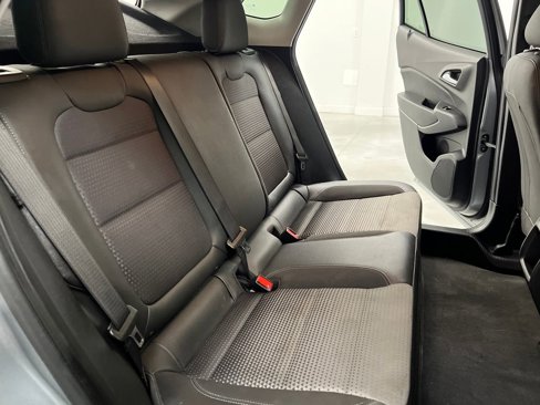 Used 2024 Chevrolet Trax LT image 17