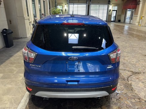 Used 2017 Ford Escape SE image 5