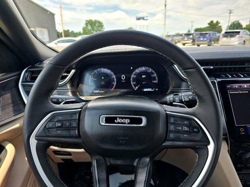 Used 2024 Jeep Grand Cherokee L Limited image 37