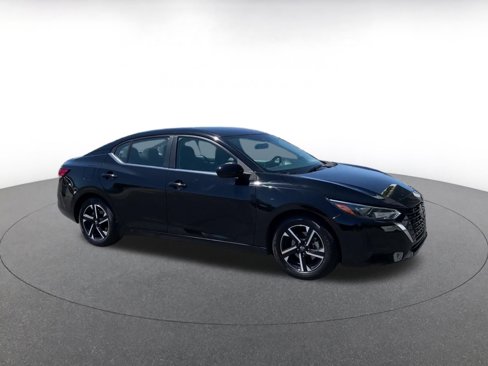 Used 2024 Nissan Sentra SV image 2