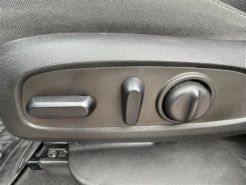 Used 2021 GMC Acadia SLE w/ Driver Convenience Package image 15