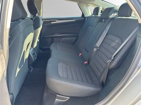 Used 2020 Ford Fusion SE image 13