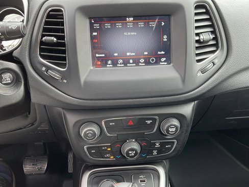 Used 2020 Jeep Compass Latitude w/ Popular Equipment Group image 16