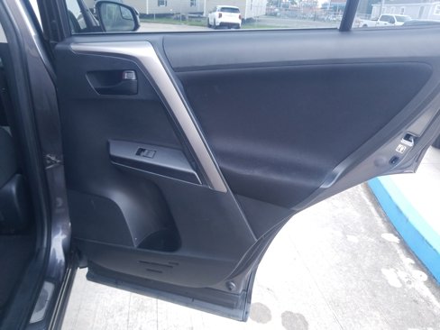 Used 2017 Toyota RAV4 LE image 14