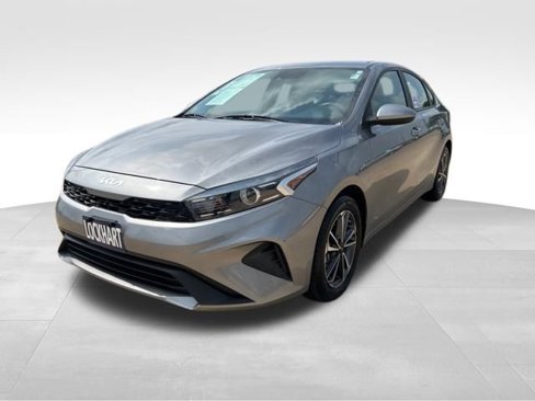 Used 2022 Kia Forte LXS image 3
