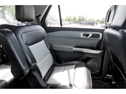 Used 2022 Ford Explorer XLT w/ Equipment Group 202A image 13