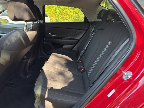Used 2022 Hyundai Elantra SEL w/ Convenience + Premium Package image 34