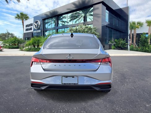 Used 2023 Hyundai Elantra SEL image 4