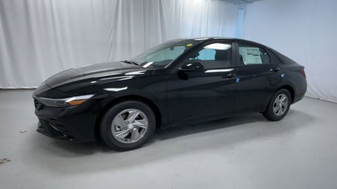 New 2025 Hyundai Elantra SE image 15