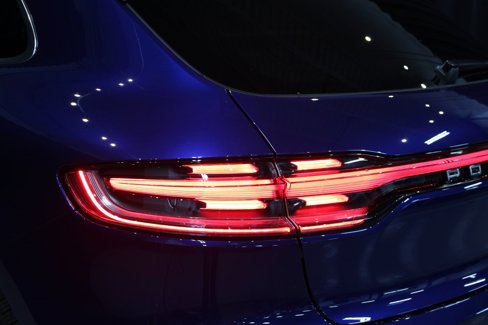 Used 2025 Porsche Macan image 16