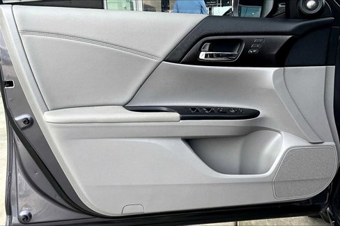 Used 2015 Honda Accord EX-L image 18