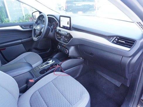 Used 2022 Ford Escape SE image 11