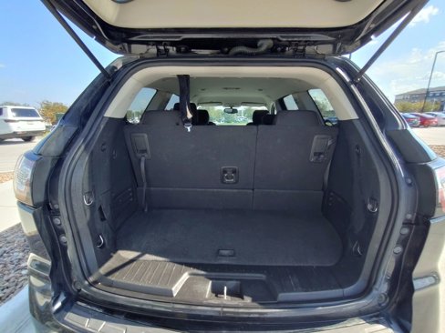 Used 2017 Chevrolet Traverse LT w/ Style and Technology Package image 15