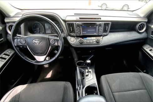 Used 2018 Toyota RAV4 XLE image 16