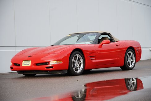 Used 2000 Chevrolet Corvette Convertible w/ Performance Handling Pkg image 33
