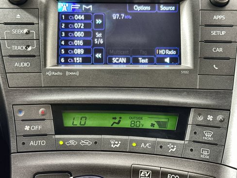 Used 2014 Toyota Prius Four image 20