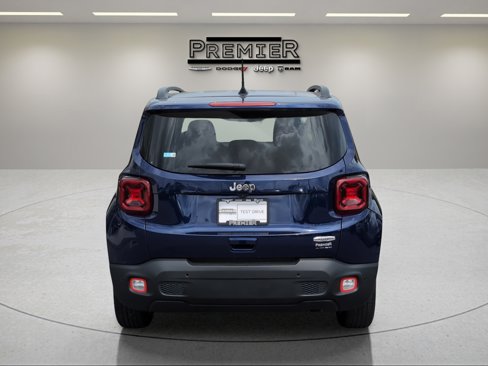 Used 2021 Jeep Renegade Latitude w/ Luxury Group I image 8