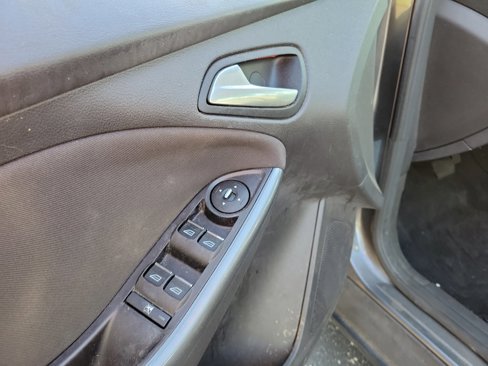 Used 2012 Ford Focus Titanium image 18