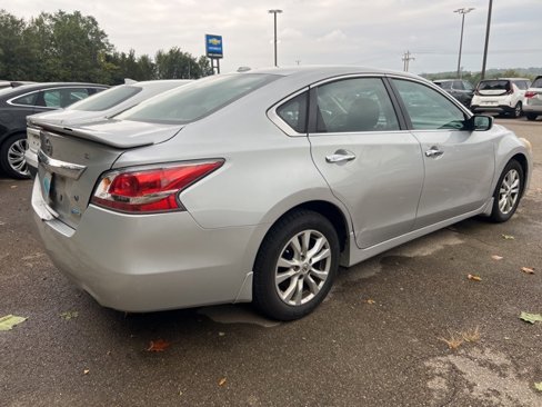 Used 2014 Nissan Altima 2.5 S w/ Sport Value Package image 3